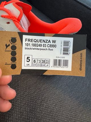 Zapatillas deportivas Naranja y Blanco