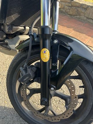 Honda NC 700 X Negra con Baúl Givi