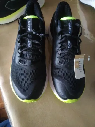 Zapatillas running KIPRUN Hombre Negras