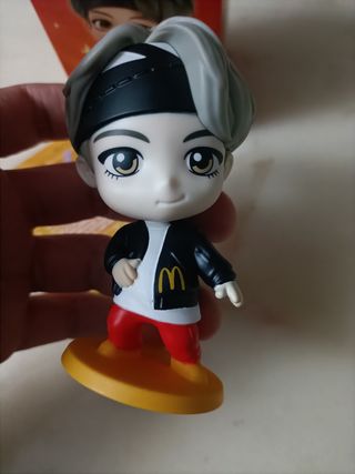 Action figure BTS McDonald's V