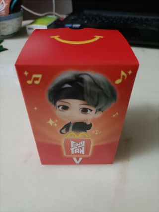 Action figure BTS McDonald's V