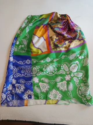 Falda midi Zara estampada