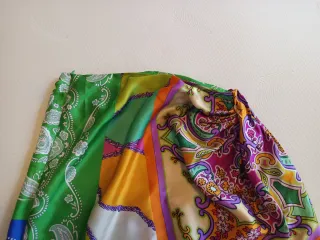 Falda midi Zara estampada