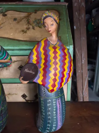Figuras guatemaltecas de cerámica