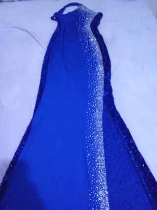 Vestido de fiesta azul con pedrería sin marca