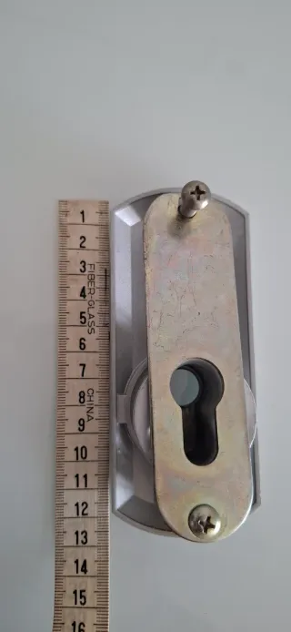 Escudo Cerradura Ezcurra