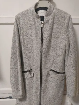 Abrigo Stradivarius gris mujer