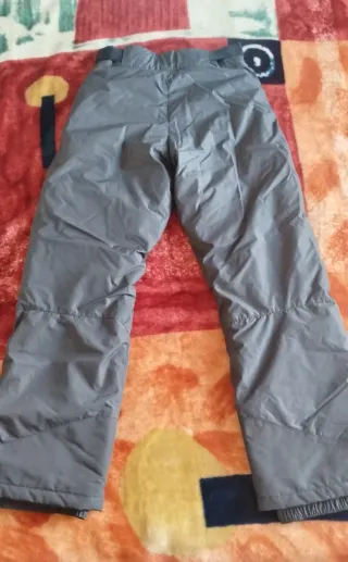 Pantalones de esquí y nieve grises