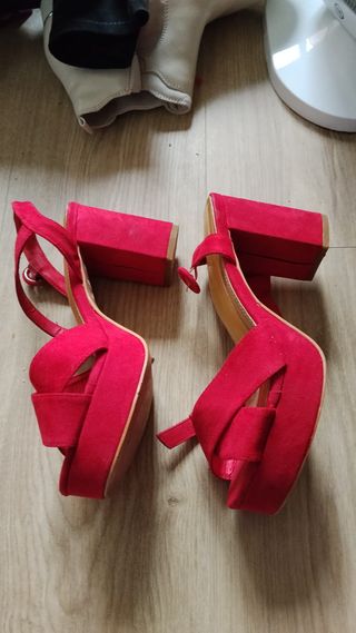 Sandalias rojas tacón talla 39