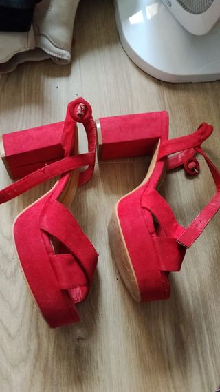 Sandalias rojas tacón talla 39