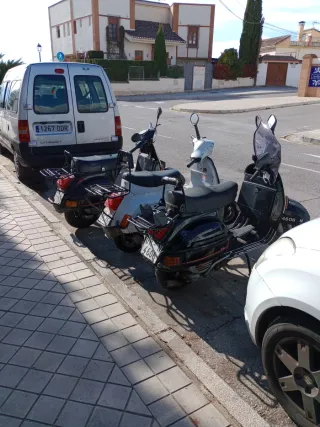 Lote Vespas PX200E Iris o sueltas Y Vespa 125 FL
