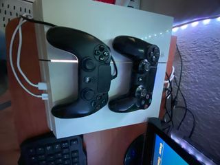 PS4 (PlayStation 4) Blanca + Accesorios