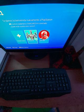 PS4 (PlayStation 4) Blanca + Accesorios