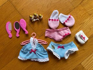 Muñeca Nancy con vestido rosa y botas