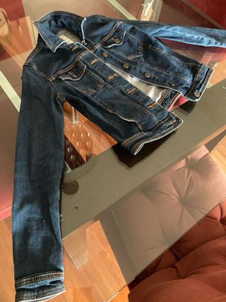 Cazadora tejana entallada azul