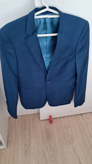 Traje de caballero azul