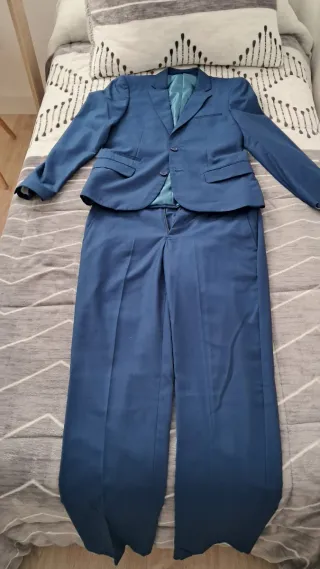 Traje de caballero azul