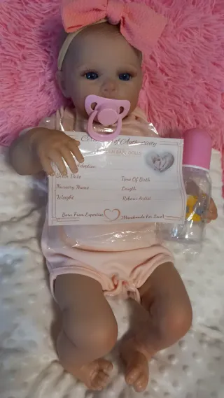 Muñeca bebé reborn con chupete