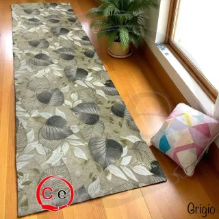 Tappeto tessuto beige e verde