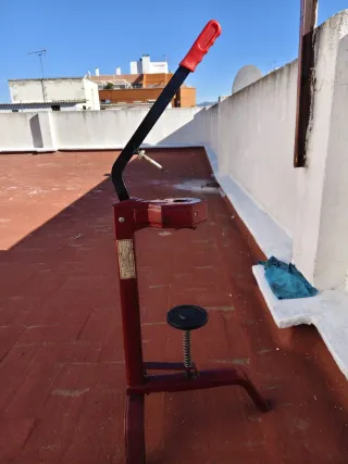 Embotelladora manual roja