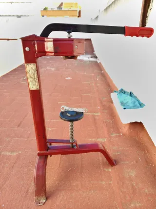 Embotelladora manual roja