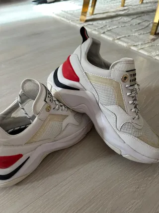 Zapatillas Tommy Hilfiger Blancas y Rojas