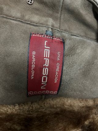 Abrigo chaquetón de piel marrón