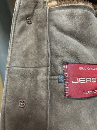 Abrigo chaquetón de piel marrón