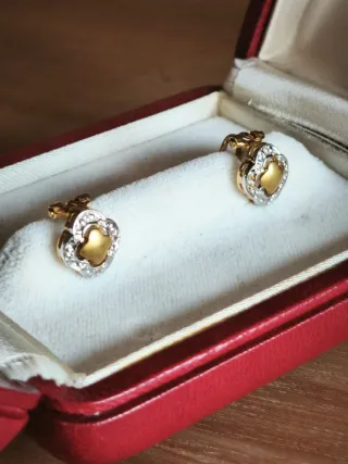 Pendientes oro y diamantes.