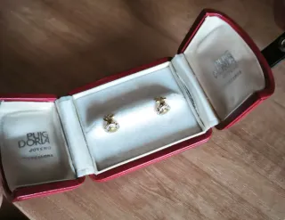 Pendientes oro y diamantes.