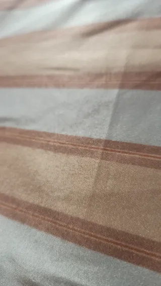 Camisa de rayas beige y blanca