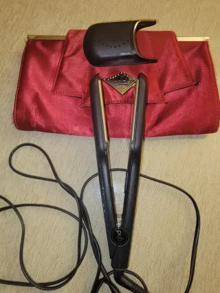 Plancha GHD Gold Max con estuche ignífugo.