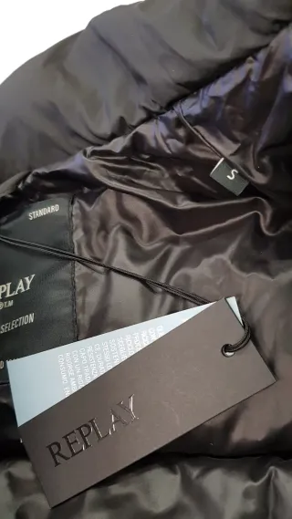 Chaqueta Replay Negra.
