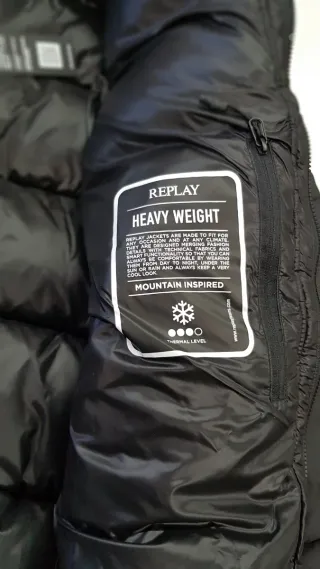 Chaqueta Replay Negra.