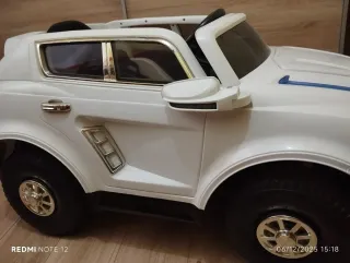Coche eléctrico infantil blanco