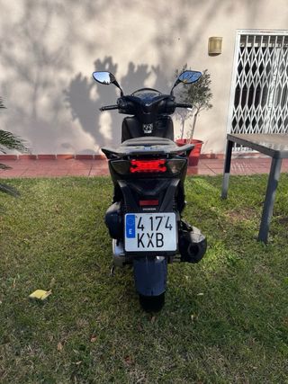 Honda SH 125i 2019 + Top Case