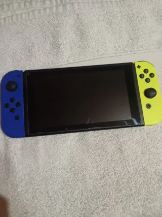 Nintendo Switch Azul y Amarillo