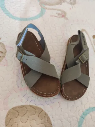Sandalias cruzadas