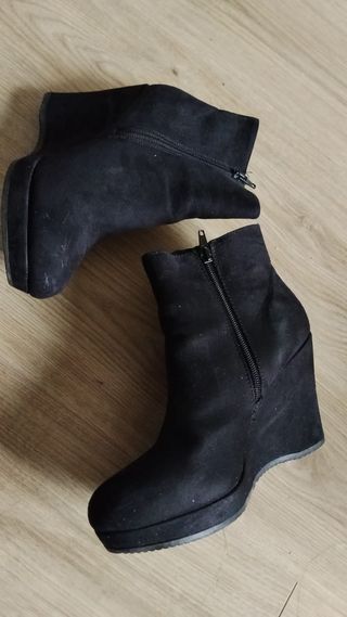 Botines de tacón negros