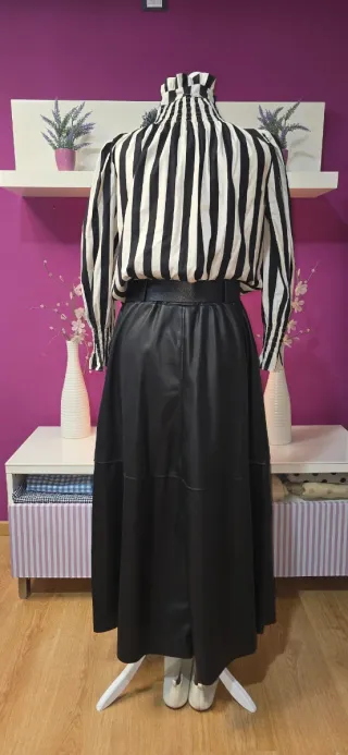 Falda Piel Sintética Negra Bolsillos