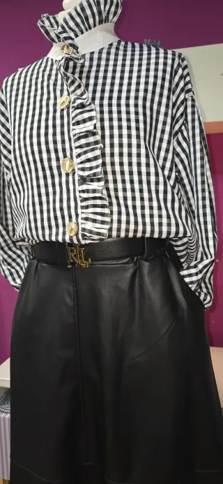 Falda Piel Sintética Negra Bolsillos