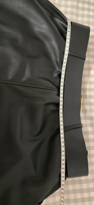 Falda Piel Sintética Negra Bolsillos