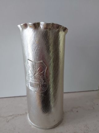 Brocca con bordo ondulato