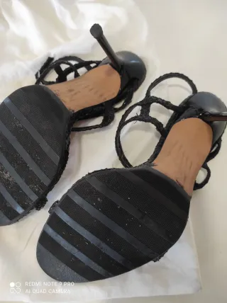 Sandalias de tacón Zara negras