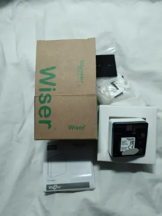 Sensor Temperatura y Humedad Schneider CCT59301 va