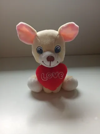 Peluche de perro con corazón Love