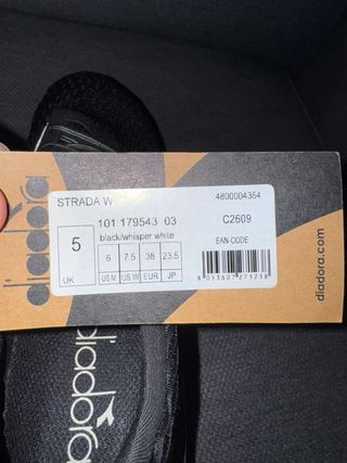 Zapatillas Diadora Correr Negras y Rosas