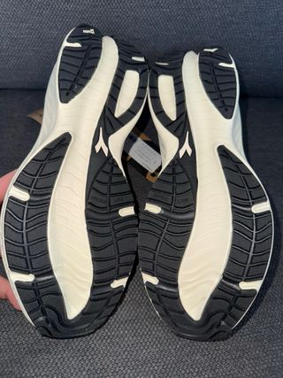 Zapatillas Diadora Correr Negras y Rosas