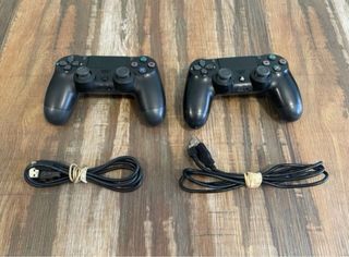 PS4 Pro + 2 controller + FC 25 + Giochi