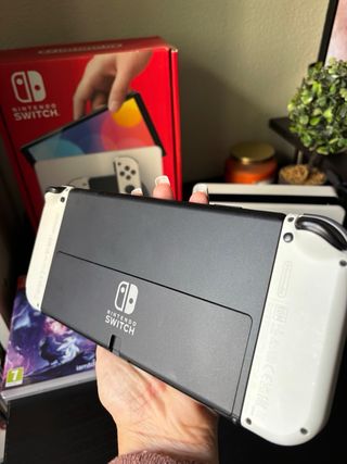 Nintendo Switch OLED Bianca e Nera
